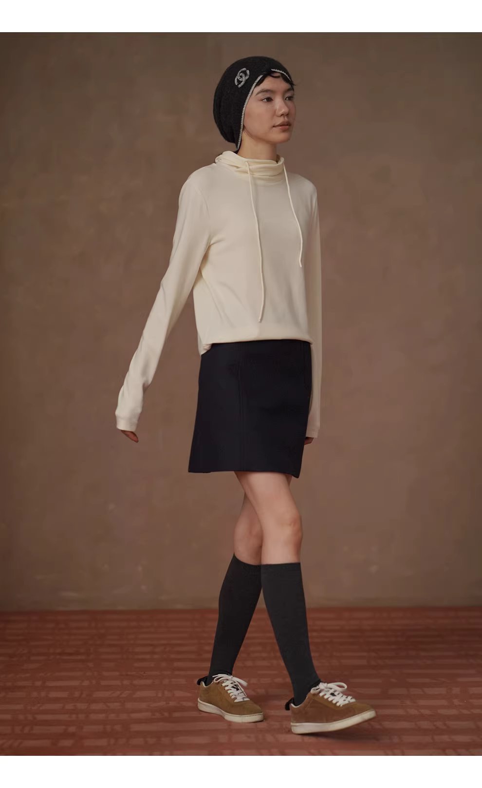 冬日衣櫥高舒基礎疊穿內搭高彈合身堆堆領顯瘦保暖上衣,冬日衣櫥高舒基礎疊穿內搭高彈合身堆堆領顯瘦保暖上衣,HBEW1173,冬日衣櫥高舒基礎疊穿內搭高彈合身堆堆領顯瘦保暖上衣,連帽抽繩,親膚柔軟