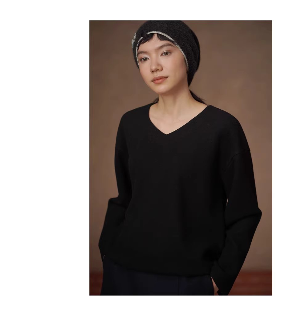 長期主義基本款內搭含羊毛軟糯V領寬鬆衛衣休閒顯瘦上衣,長期主義基本款內搭含羊毛軟糯V領寬鬆衛衣休閒顯瘦上衣,HBEW1175,長期主義基本款內搭含羊毛軟糯V領寬鬆衛衣休閒顯瘦上衣,V領造型,羊毛混紡