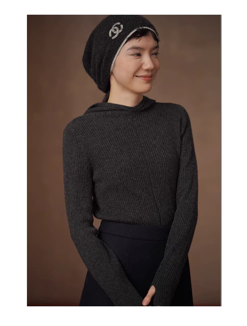 玲瓏顯瘦合身保暖100羊毛親膚蓬鬆連帽疊穿針織通勤上衣,玲瓏顯瘦合身保暖100羊毛親膚蓬鬆連帽疊穿針織通勤上衣,HBEW1176,玲瓏顯瘦合身保暖100羊毛親膚蓬鬆連帽疊穿針織通勤上衣,連帽上衣,羊毛100%