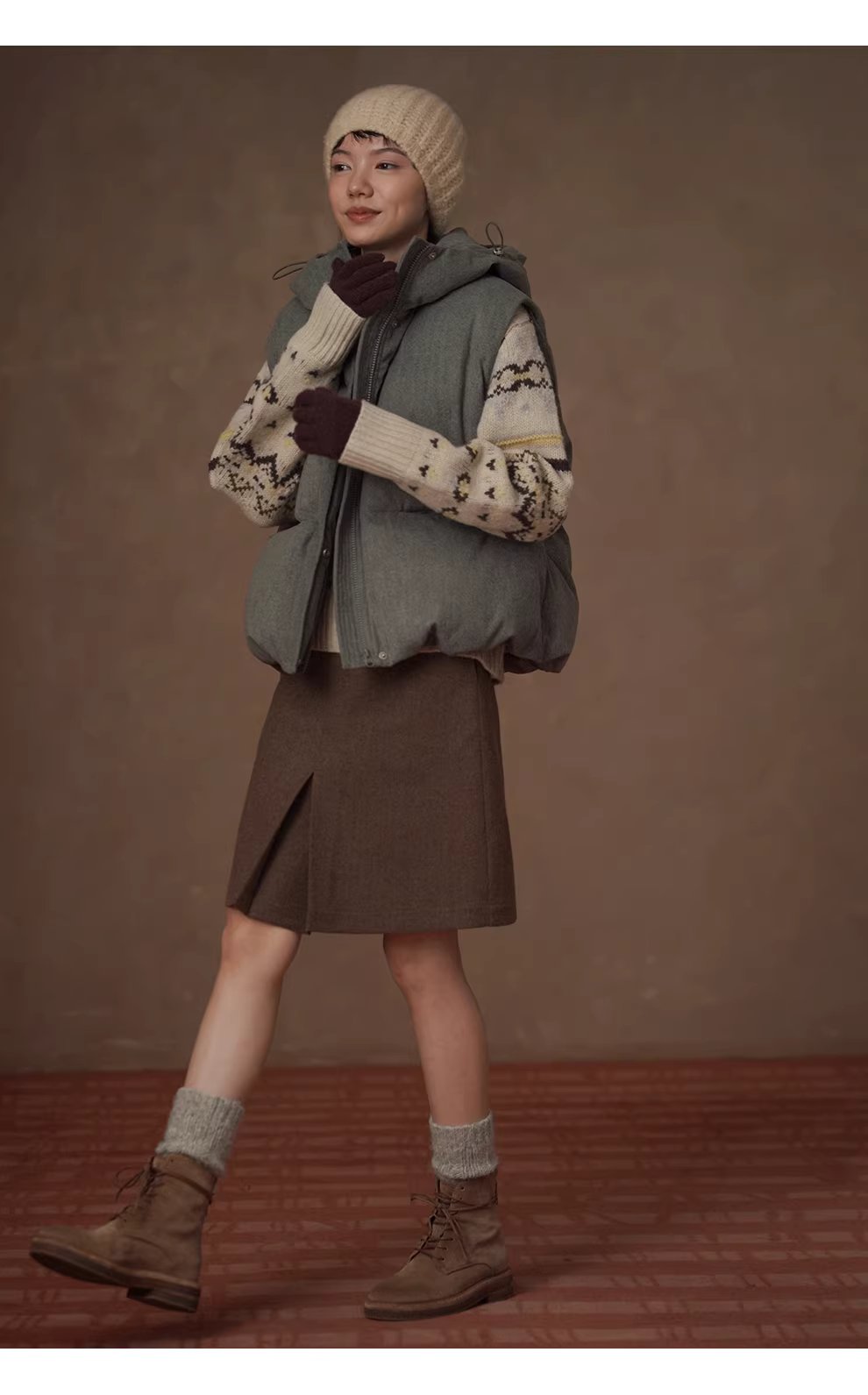 簡約常青馬甲柔軟仿毛呢質感連帽寬鬆棉服疊穿休閒外套,簡約常青馬甲柔軟仿毛呢質感連帽寬鬆棉服疊穿休閒外套,HBEW5121,簡約常青馬甲柔軟仿毛呢質感連帽寬鬆棉服疊穿休閒外套,連帽背心,保暖舒適