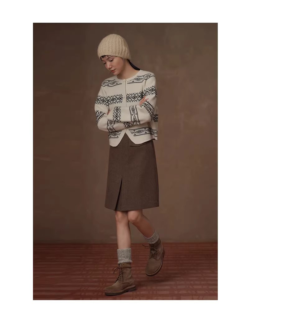 復古少女感綿羊毛混紡挺括呢料靈動褶襉高腰顯瘦半身裙,復古少女感綿羊毛混紡挺括呢料靈動褶襉高腰顯瘦半身裙,HBEW2042,復古少女感綿羊毛混紡挺括呢料靈動褶襉高腰顯瘦半身裙,口袋造型,羊毛混紡