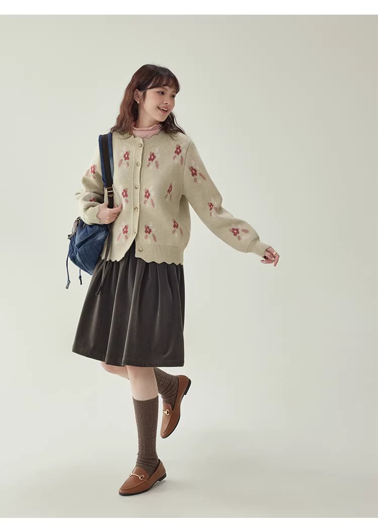 漸層小花加厚毛衣開襟衫女冬季新款蕾絲單排扣上衣,漸層小花加厚毛衣開襟衫女冬季新款蕾絲單排扣上衣,HBEW1196,漸層小花加厚毛衣開襟衫女冬季新款蕾絲單排扣上衣,花邊衣襬,小花針織