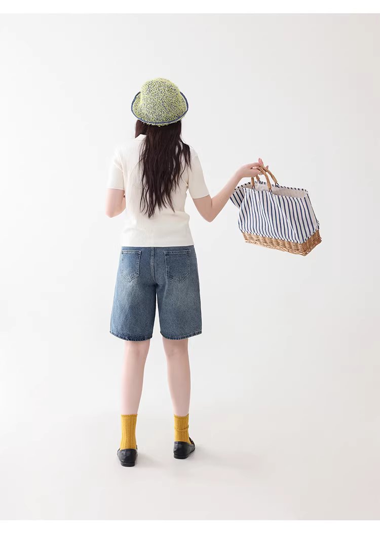 純色扭花翻V領短袖針織衫女26夏季新款溫柔顯瘦上衣,純色扭花翻V領短袖針織衫女26夏季新款溫柔顯瘦上衣,HBFS1054,純色扭花翻V領短袖針織衫女26夏季新款溫柔顯瘦上衣,V型翻領,修身版型