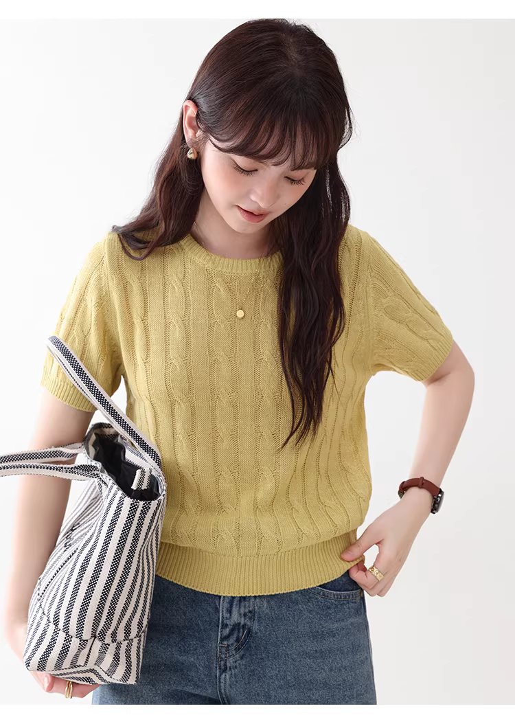 慵懶純色扭花短袖圓領針織衫女夏季新款簡約透氣上衣,慵懶純色扭花短袖圓領針織衫女夏季新款簡約透氣上衣,HBFS1056,慵懶純色扭花短袖圓領針織衫女夏季新款簡約透氣上衣,簡約質感,麻花針織