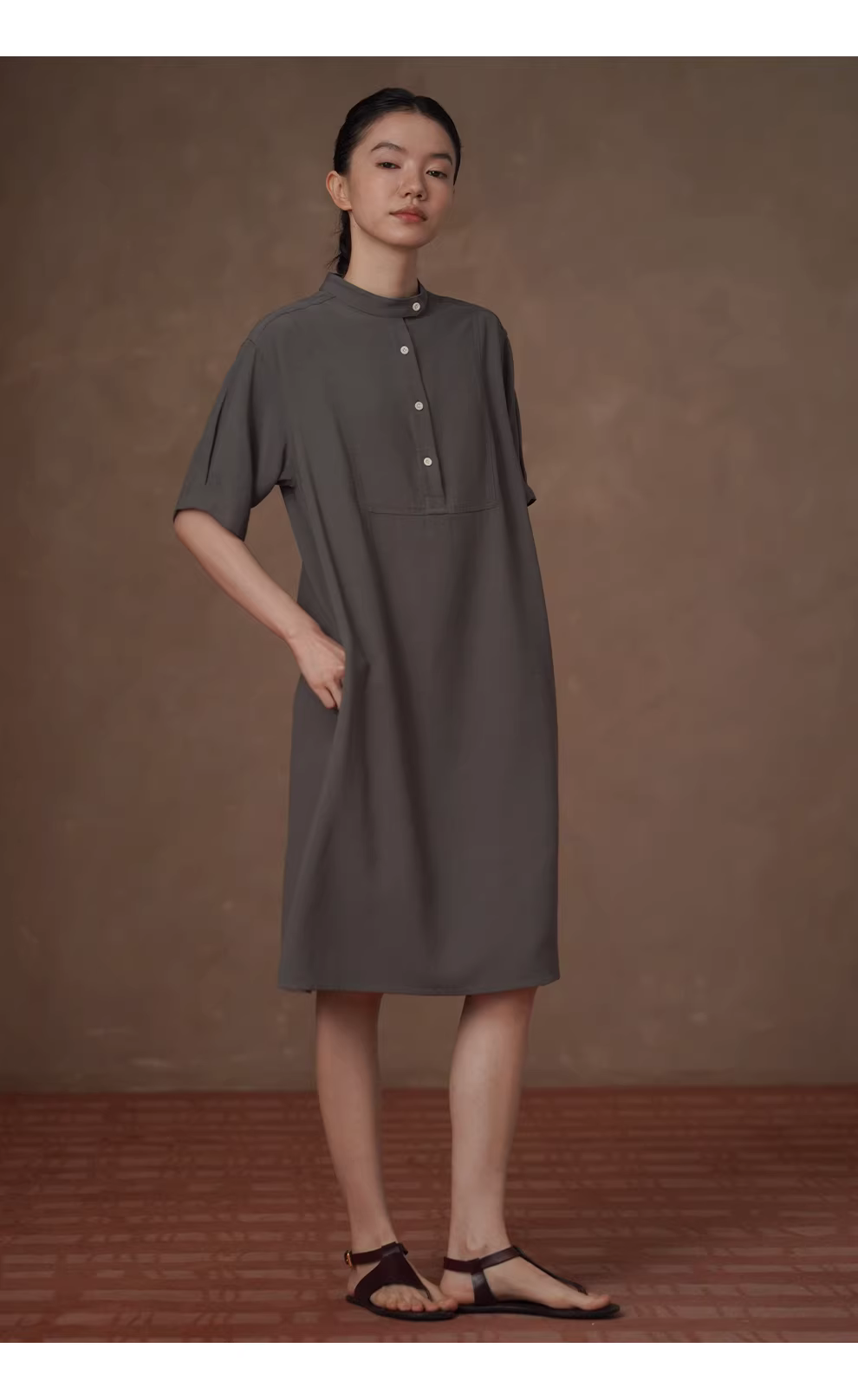 清冷烏木洋裝竹節肌理亞麻混紡半高領分割顯瘦裙子女,清冷烏木洋裝竹節肌理亞麻混紡半高領分割顯瘦裙子女,HBFS7020,清冷烏木洋裝竹節肌理亞麻混紡半高領分割顯瘦裙子女,半高領,亞麻混紡