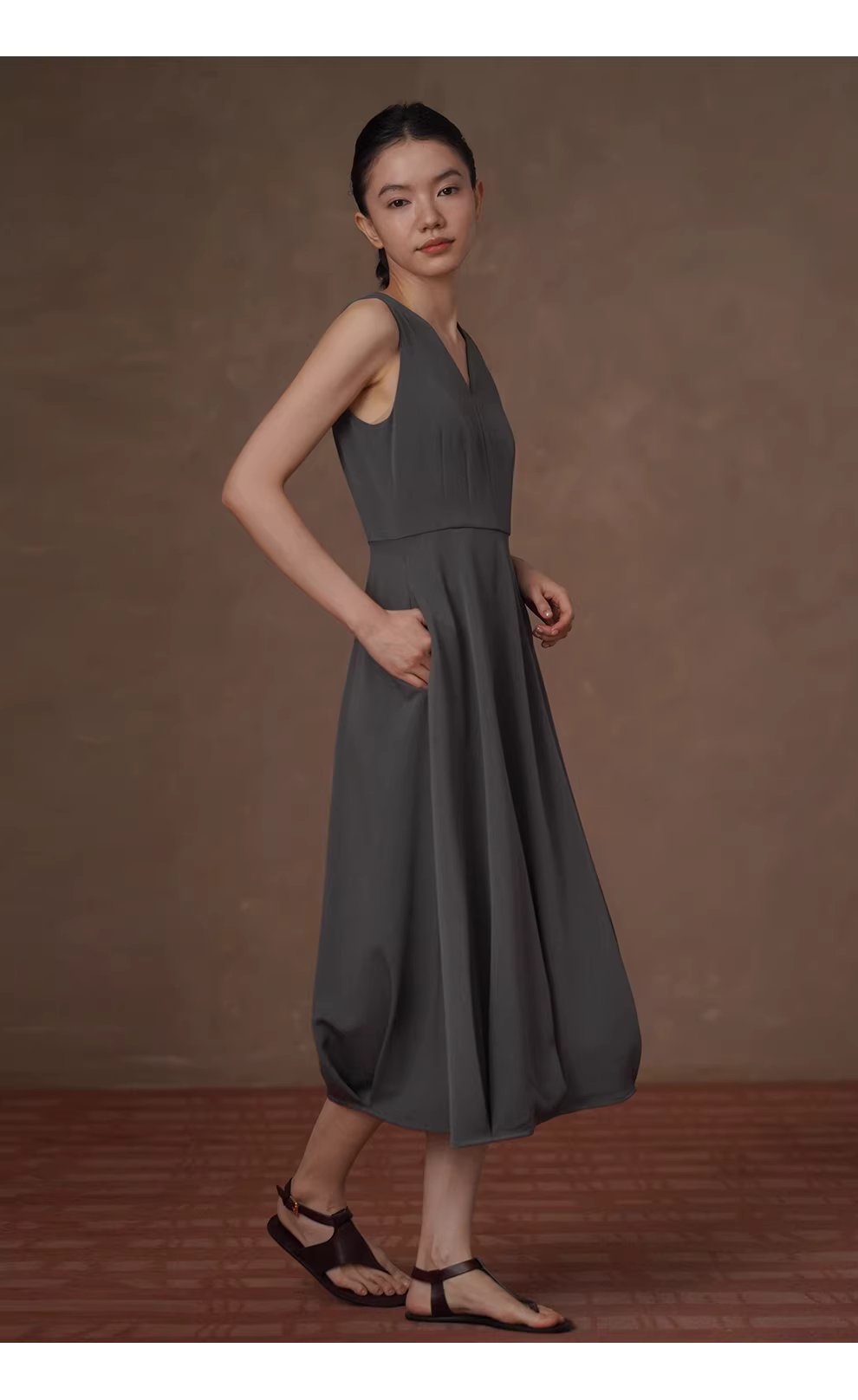 燕尾蝶優雅V領收腰挺括花苞下擺通勤顯瘦氣質背心洋裝,燕尾蝶優雅V領收腰挺括花苞下擺通勤顯瘦氣質背心洋裝,HBFS7024,燕尾蝶優雅V領收腰挺括花苞下擺通勤顯瘦氣質背心洋裝,挺版抗皺,A字修身