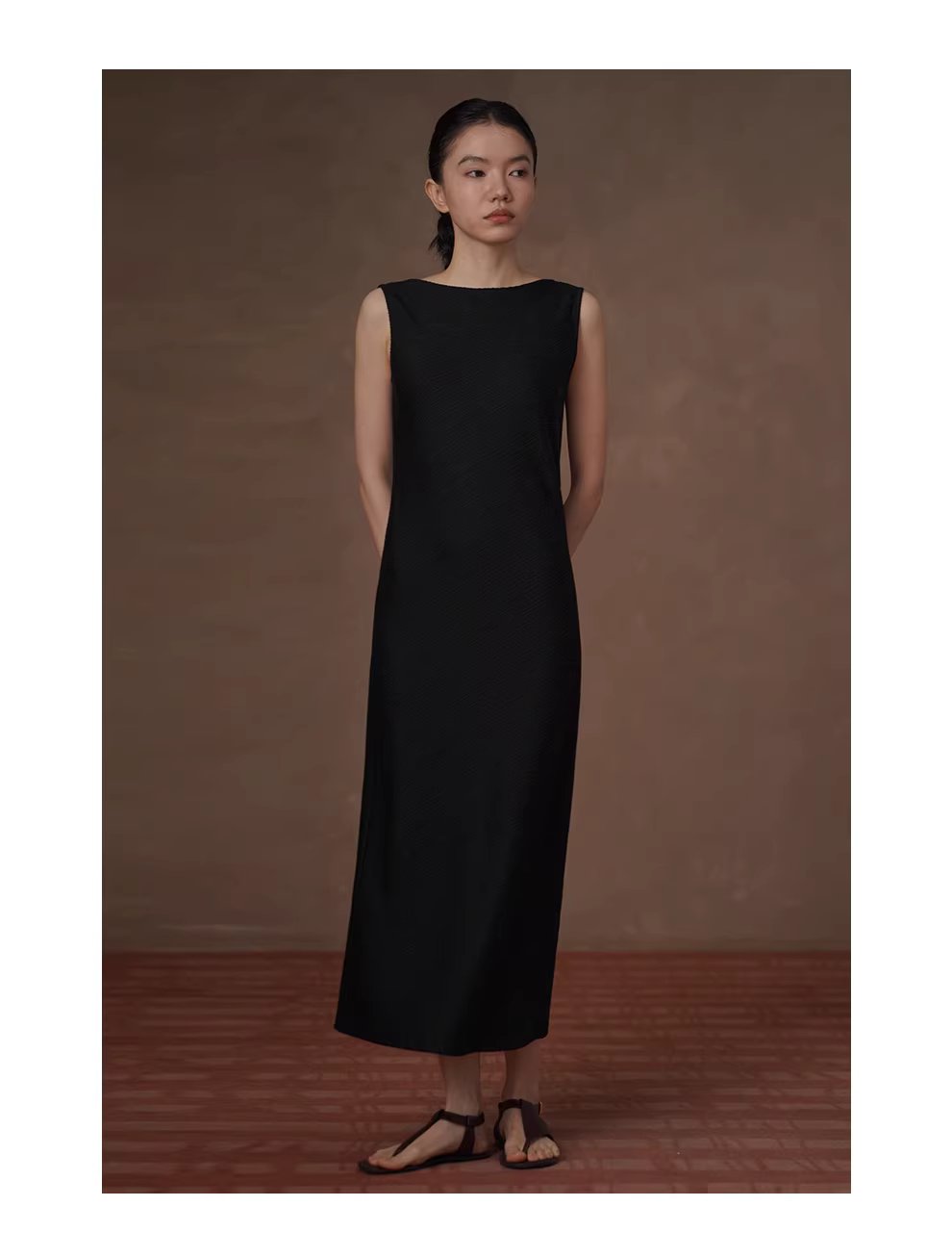 超模氣質洋裝顯瘦斜紋肌理圓領直筒合身無袖小黑裙女,超模氣質洋裝顯瘦斜紋肌理圓領直筒合身無袖小黑裙女,HBFS7026,超模氣質洋裝顯瘦斜紋肌理圓領直筒合身無袖小黑裙女,微彈柔滑,一字領剪裁