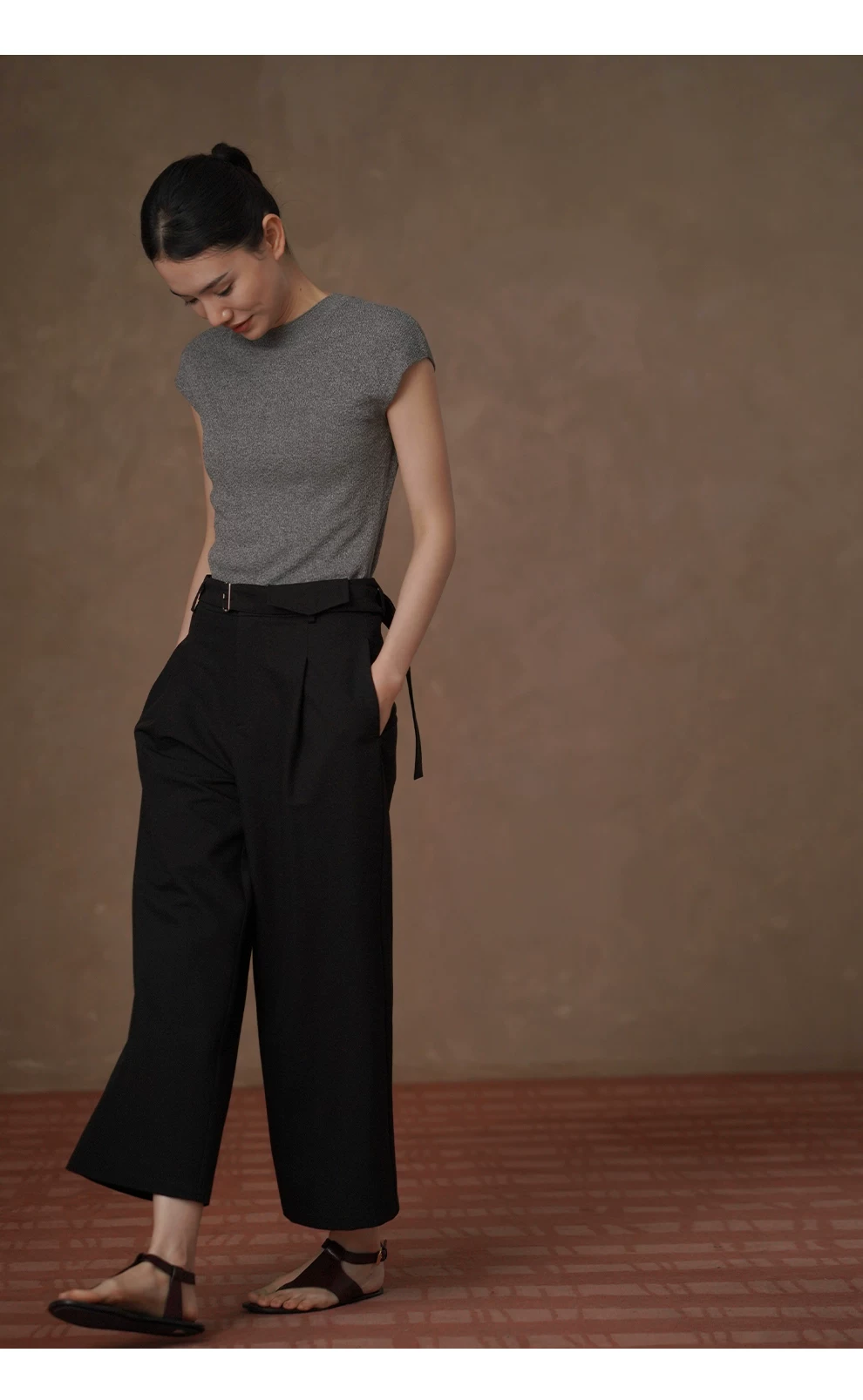 顯瘦亟需不挑人俐落簡約寬鬆高腰袋蓋通勤八分寬褲女,顯瘦亟需不挑人俐落簡約寬鬆高腰袋蓋通勤八分寬褲女,HBFS3025,顯瘦亟需不挑人俐落簡約寬鬆高腰袋蓋通勤八分寬褲女,親膚耐洗,調節腰圍