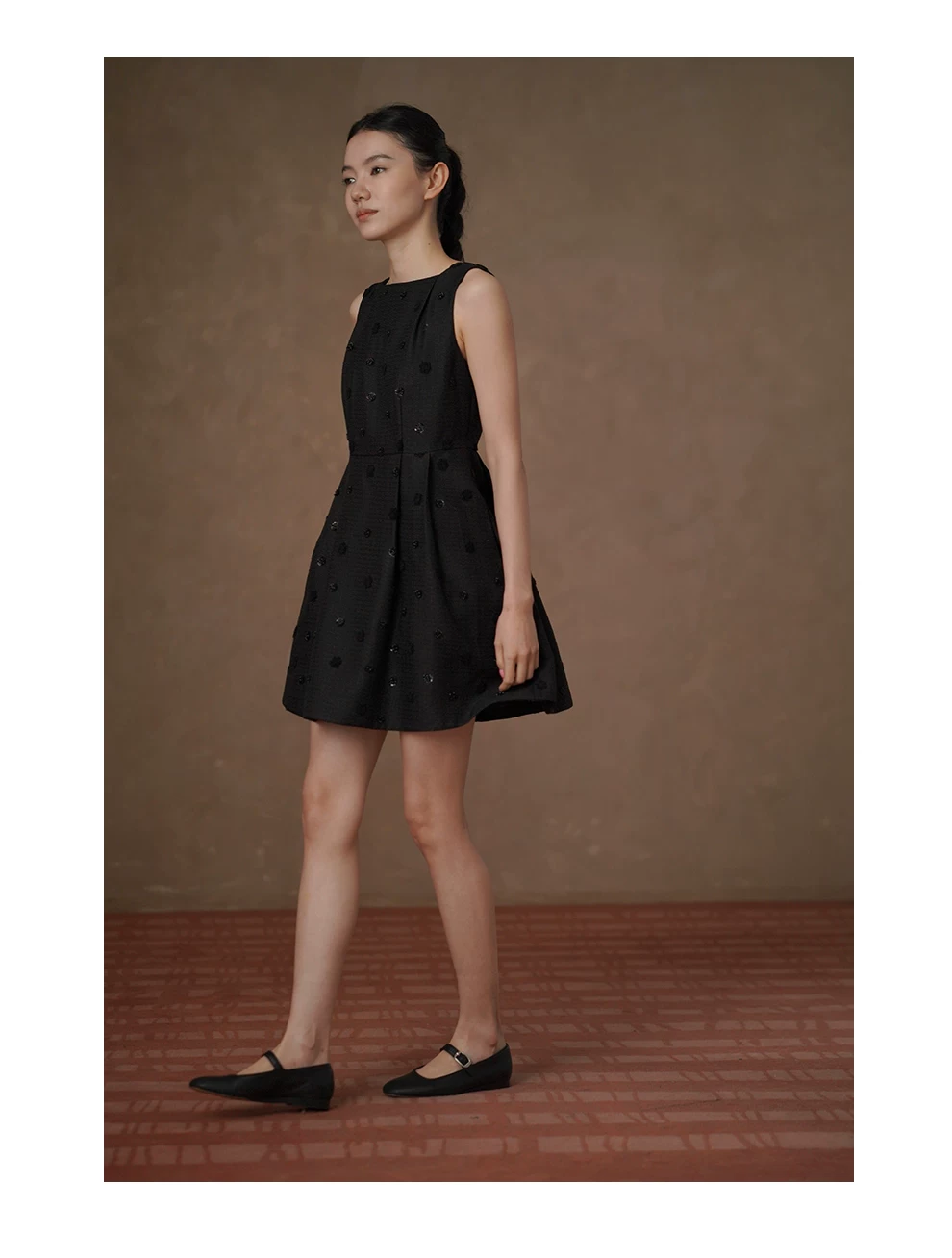 超重工立體繡花手工釘珠收腰一字領顯瘦短款無袖洋裝,超重工立體繡花手工釘珠收腰一字領顯瘦短款無袖洋裝,HBFS7049,超重工立體繡花手工釘珠收腰一字領顯瘦短款無袖洋裝,小香氣質,立體繡珠