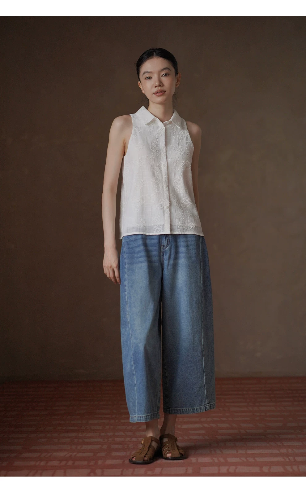 立體精緻藤蔓刺繡上衣高支100棉掛脖翻領無袖顯瘦襯衫女,立體精緻藤蔓刺繡上衣高支100棉掛脖翻領無袖顯瘦襯衫女,HBFS1373,立體精緻藤蔓刺繡上衣高支100棉掛脖翻領無袖顯瘦襯衫女,精緻氣質,立體刺繡