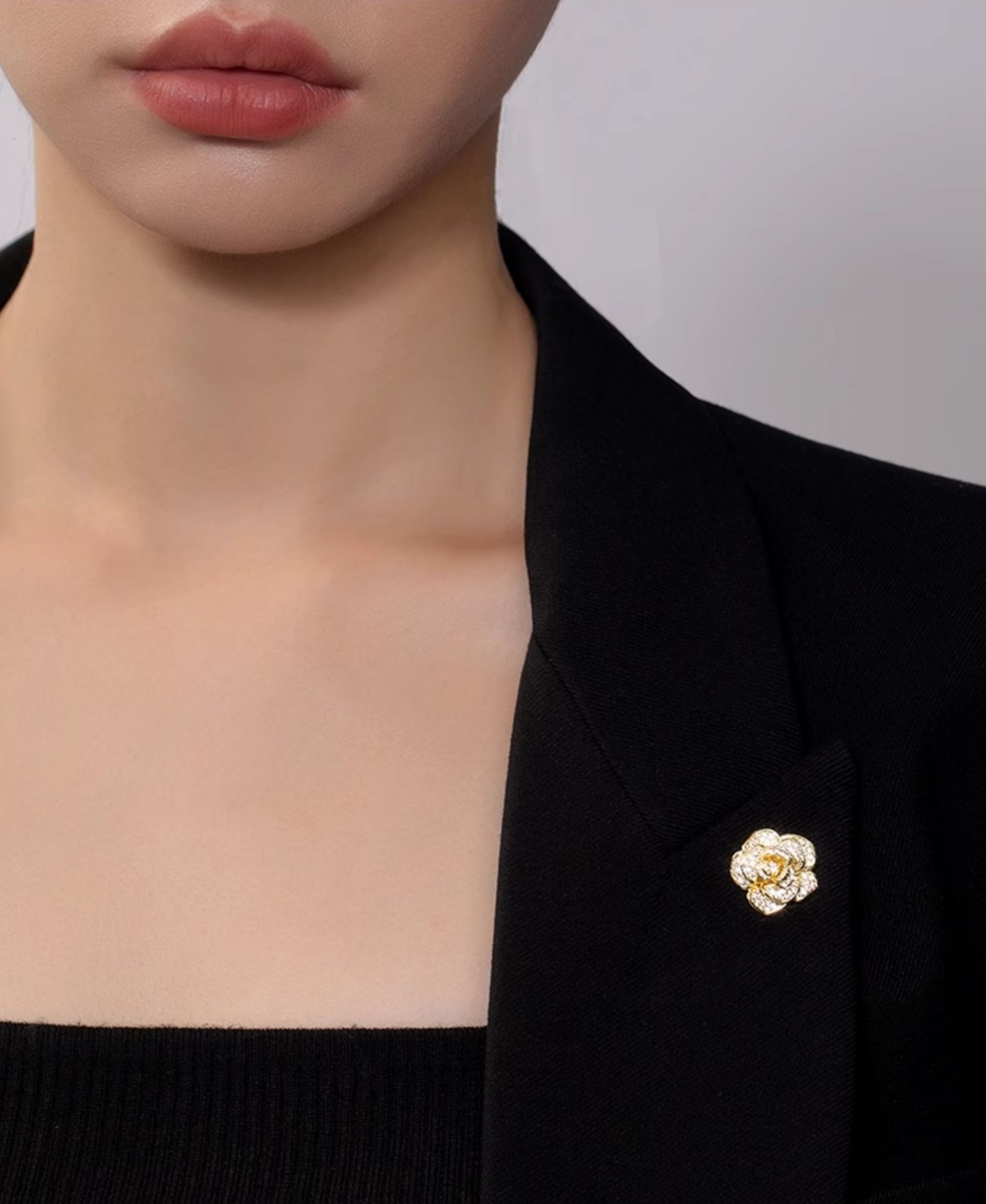 高級感立體花瓣玫瑰胸針女輕奢氣質精鑲鍍k金秋冬大衣別針配件