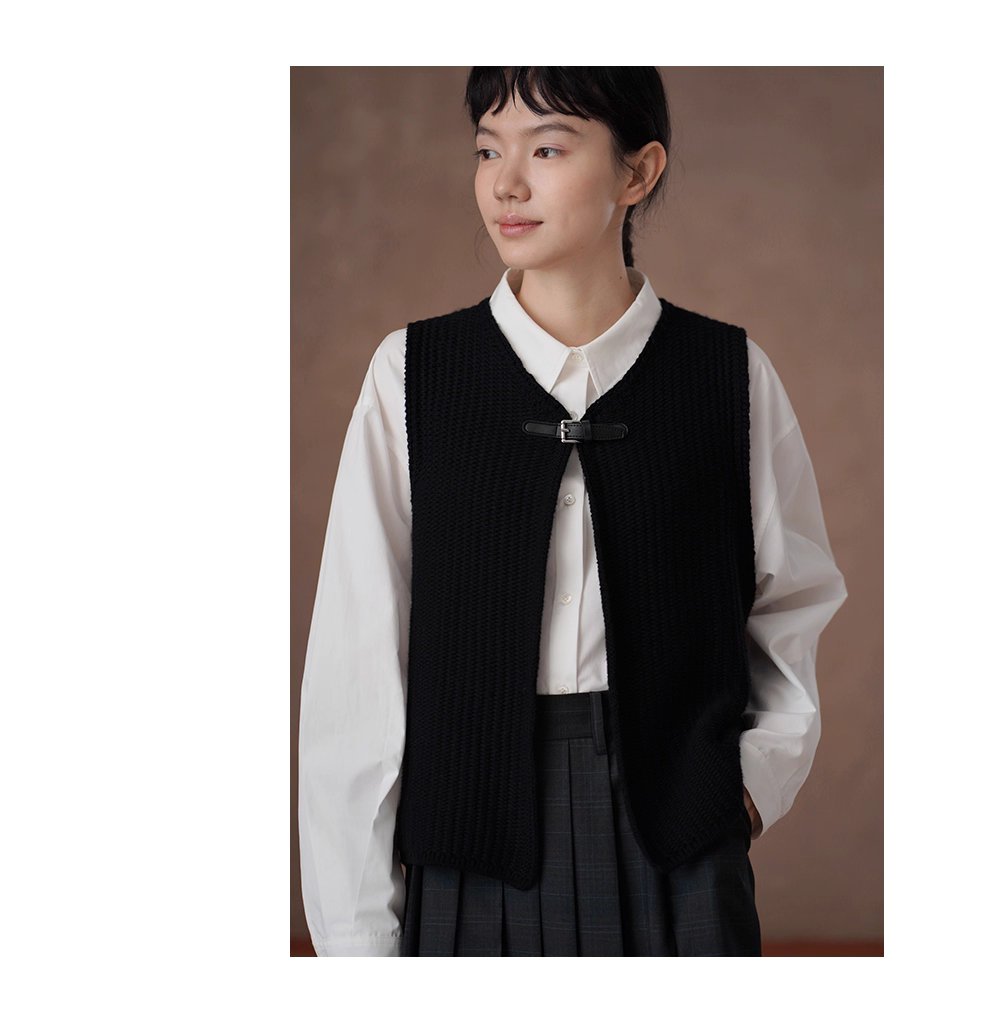 優雅疊穿粗針工藝羊毛棉混紡柔軟親膚顯瘦皮扣馬甲外套