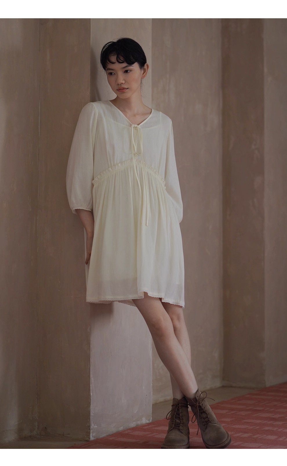 秋來雲雀飄逸洋裝顯瘦V領帶高腰拼接法式浪漫裙女