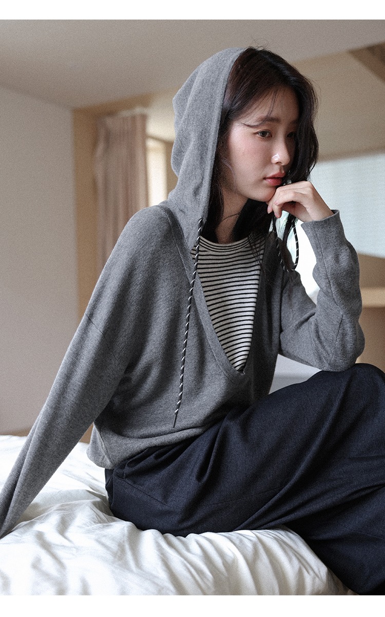 大尺碼條紋拼接假兩件連帽針織衫秋裝韓系慵懶上衣