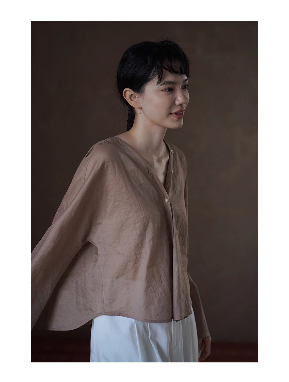 天然苧麻棉乾爽透氣肌理V領連肩袖薄顯瘦通勤長袖襯衫