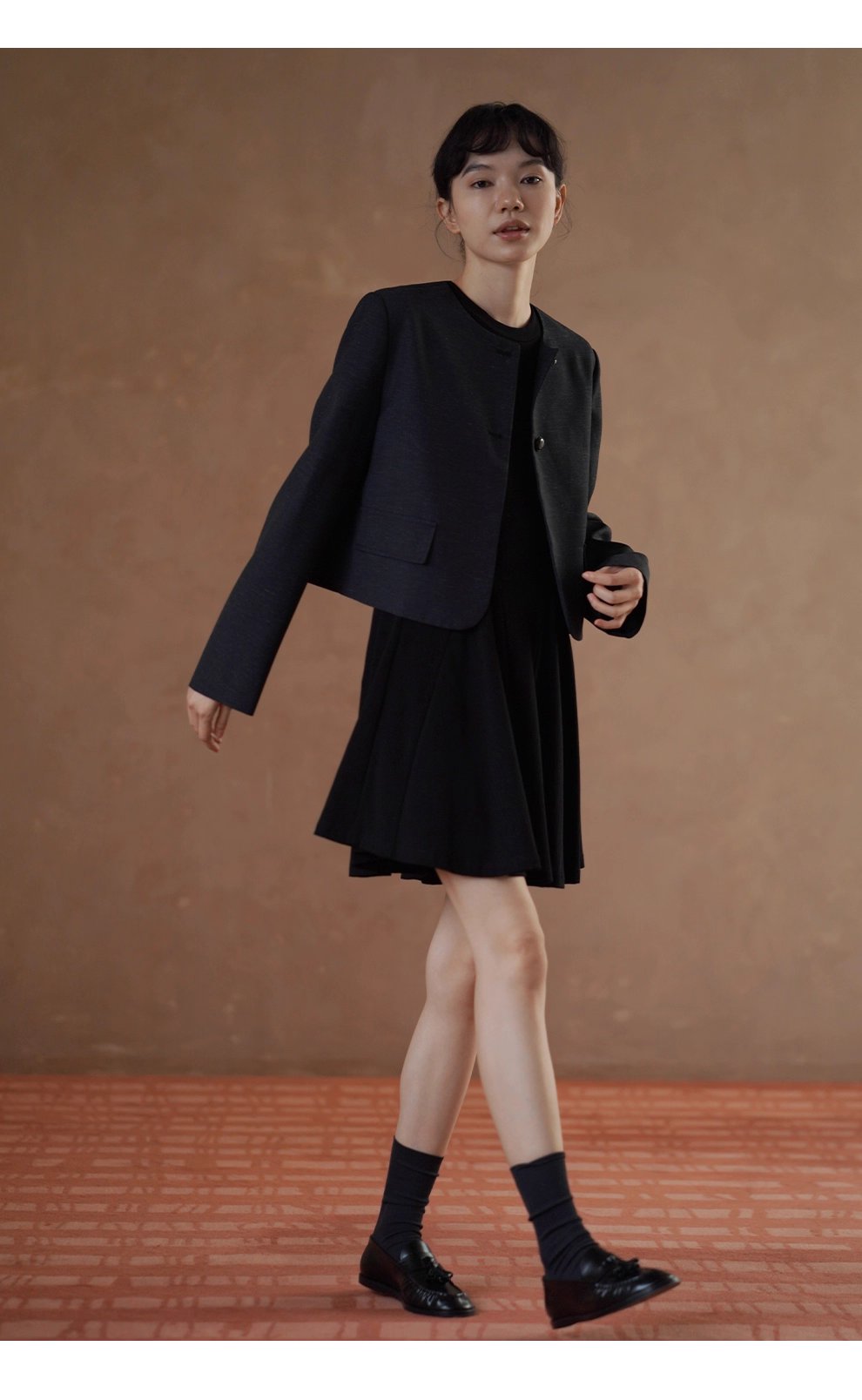 深空亞麻肌理感圓領通勤短外套經典俐落簡約顯瘦西裝女