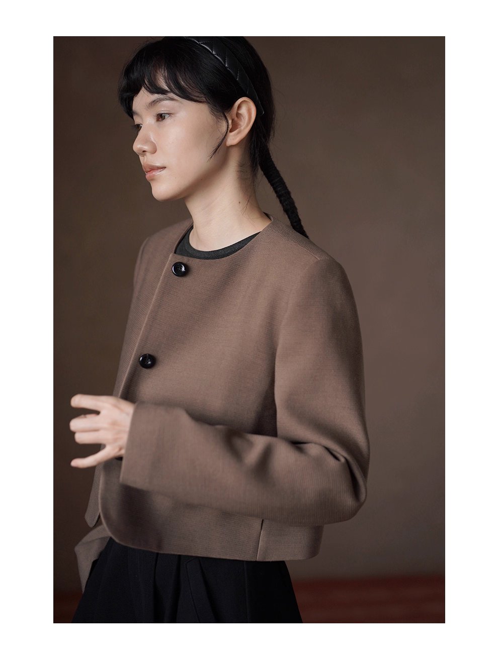 俐落入秋含羊毛西裝圓領短版小個子通勤顯瘦正肩外套