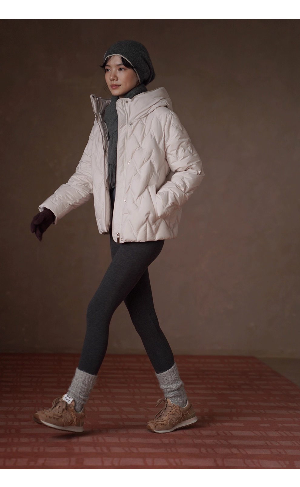 高密仿鑽絨人字紋絎線新國標90白鴨絨連帽短款羽絨衣女