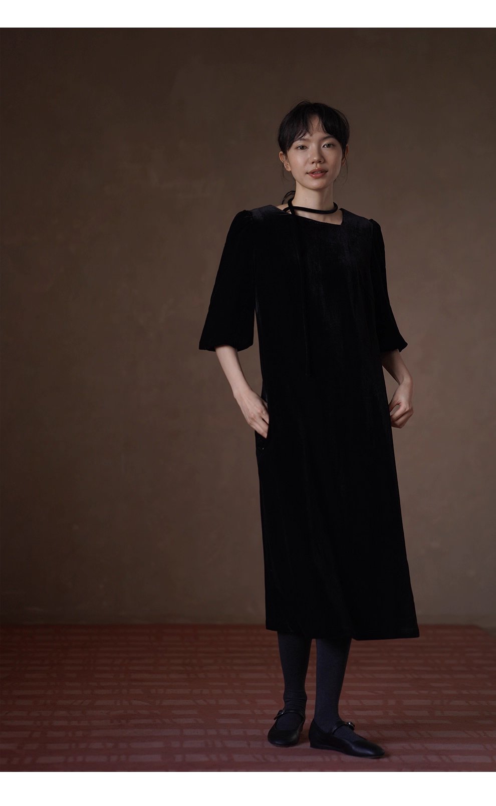 略施粉黛優雅宴會高克重品質絲絨繫帶不對稱領洋裝女