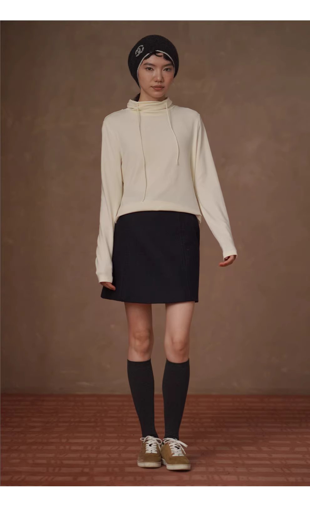 冬日衣櫥高舒基礎疊穿內搭高彈合身堆堆領顯瘦保暖上衣,冬日衣櫥高舒基礎疊穿內搭高彈合身堆堆領顯瘦保暖上衣,HBEW1173,冬日衣櫥高舒基礎疊穿內搭高彈合身堆堆領顯瘦保暖上衣,連帽抽繩,親膚柔軟