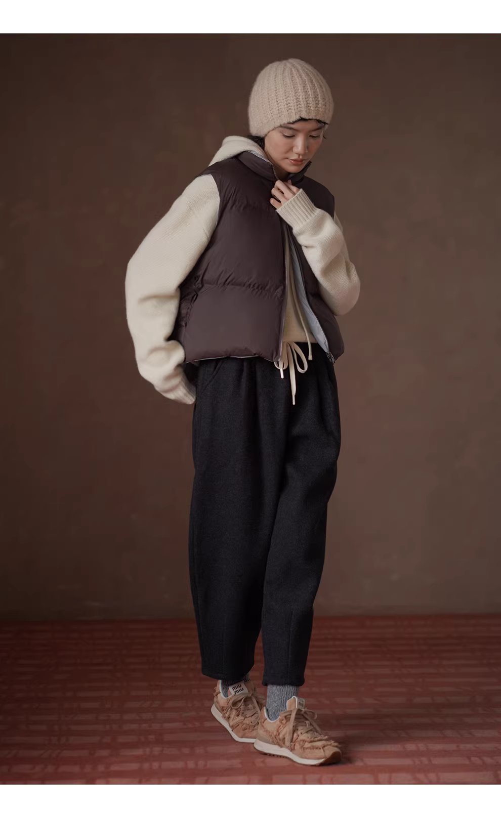 一衣多穿輕薄防風巧克力撞色蓬鬆疊穿短休閒棉服馬甲,一衣多穿輕薄防風巧克力撞色蓬鬆疊穿短休閒棉服馬甲,HBEW5119,一衣多穿輕薄防風巧克力撞色蓬鬆疊穿短休閒棉服馬甲,撞色拼接,蓬鬆輕盈