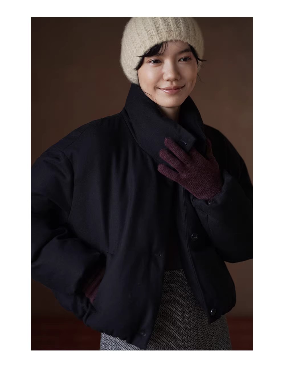 50羊毛混紡柔軟質感挺括立領防風保暖棉服短顯瘦外套,50羊毛混紡柔軟質感挺括立領防風保暖棉服短顯瘦外套,HBEW5120,50羊毛混紡柔軟質感挺括立領防風保暖棉服短顯瘦外套,俐落剪裁,羊毛混紡