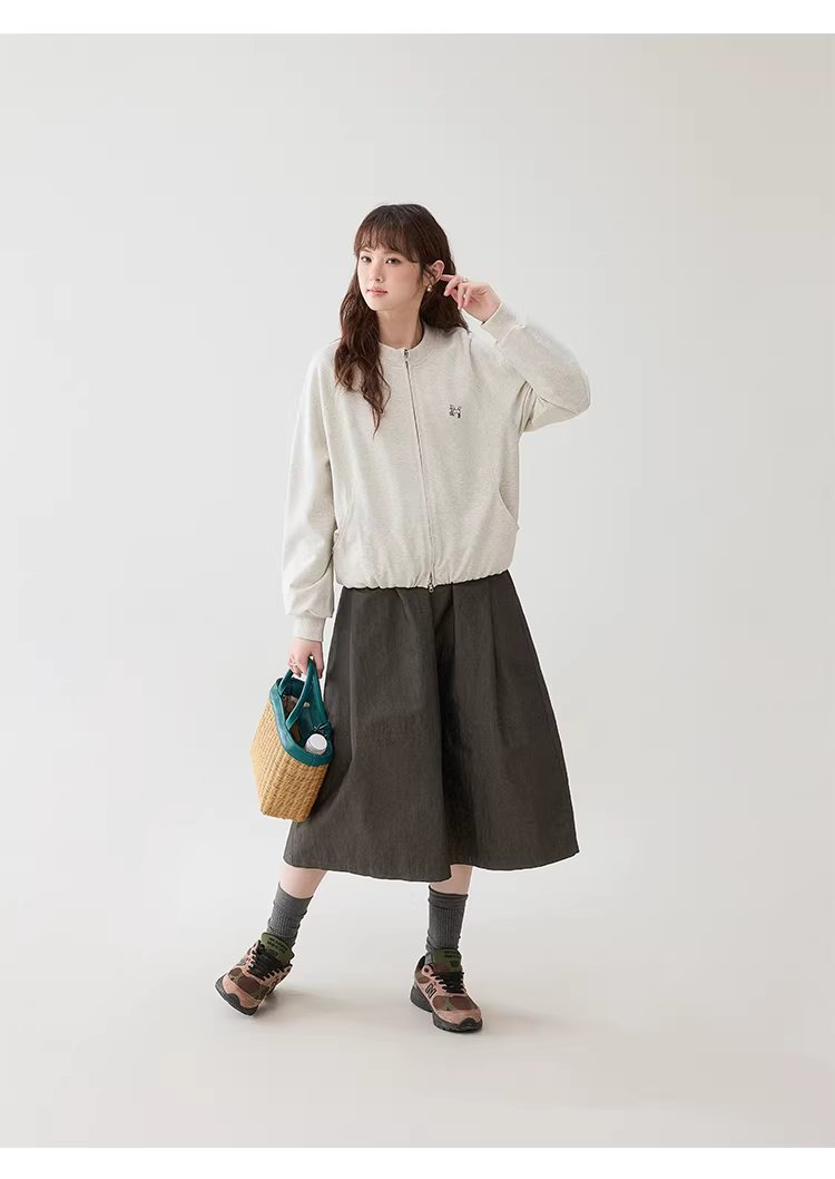 花苞下擺圓領衛衣外套女26春季新款刺繡拉鍊上衣,花苞下擺圓領衛衣外套女26春季新款刺繡拉鍊上衣,HBFS5001,花苞下擺圓領衛衣外套女26春季新款刺繡拉鍊上衣,刺繡細節,花苞衣襬