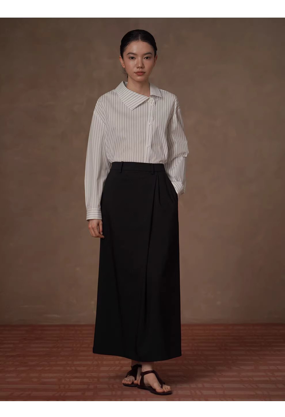 高支品質色織細條紋法式文藝不對稱翻領寬鬆顯瘦襯衫,高支品質色織細條紋法式文藝不對稱翻領寬鬆顯瘦襯衫,HBFS1025,高支品質色織細條紋法式文藝不對稱翻領寬鬆顯瘦襯衫,織面細膩,側面翻領