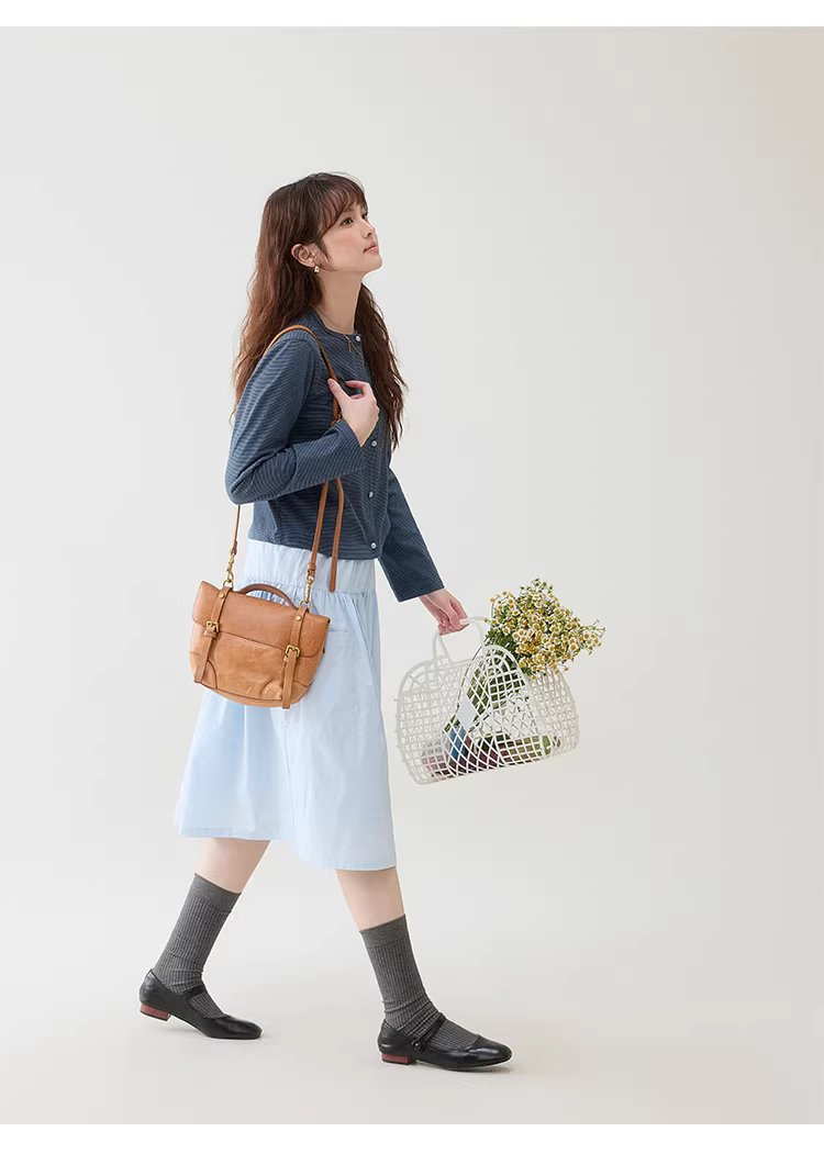 藏青條紋單排扣短款T恤女春季新款韓系長袖上衣,藏青條紋單排扣短款T恤女春季新款韓系長袖上衣,HBFS1029,藏青條紋單排扣短款T恤女春季新款韓系長袖上衣,圓領排扣,撞色橫紋