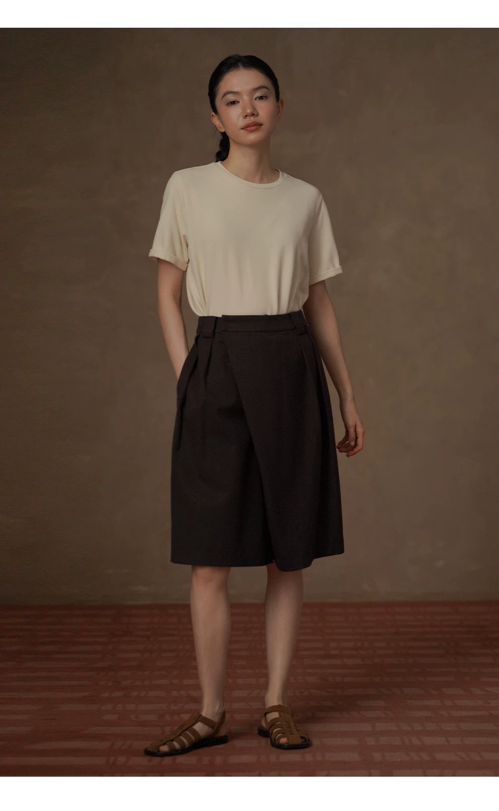 天然高棉親膚柔軟T恤合身直筒H型後領紐帶設計短袖上衣,天然高棉親膚柔軟T恤合身直筒H型後領紐帶設計短袖上衣,HBFS1031,天然高棉親膚柔軟T恤合身直筒H型後領紐帶設計短袖上衣,親膚透氣,剪裁合身