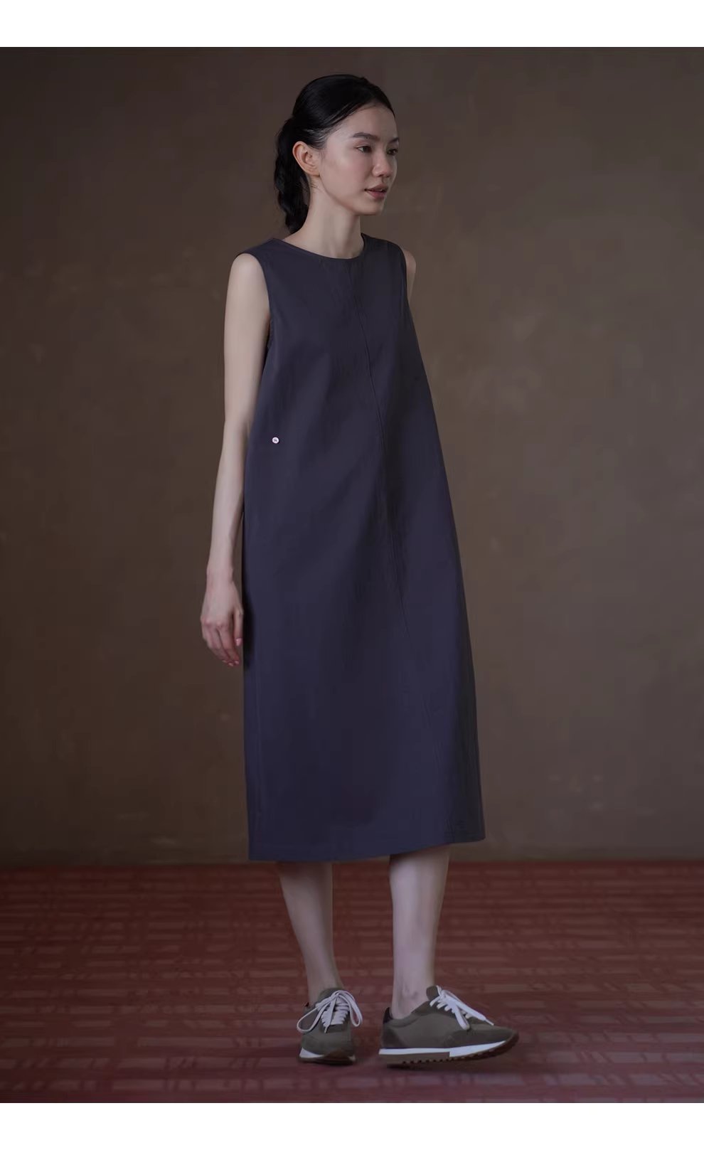 霧面霧面中線分割可調式收腰寬鬆直筒圓領無袖洋裝女,霧面霧面中線分割可調式收腰寬鬆直筒圓領無袖洋裝女,HBFS7034,霧面霧面中線分割可調式收腰寬鬆直筒圓領無袖洋裝女,耐磨抗皺,調節腰圍