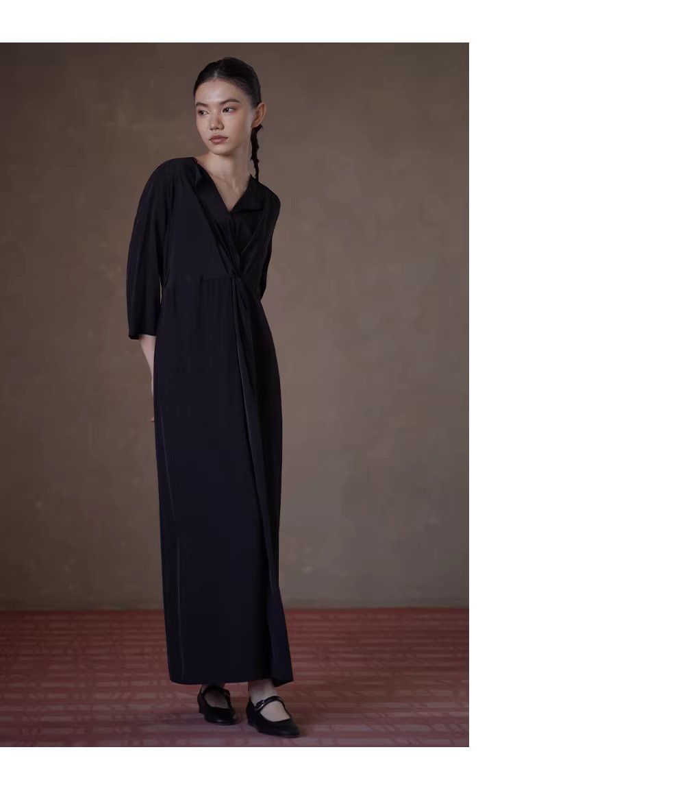 垂軟靈動藝術氛圍顯瘦遮肉扭結收腰V領長通勤洋裝女,垂軟靈動藝術氛圍顯瘦遮肉扭結收腰V領長通勤洋裝女,HBFS7040,垂軟靈動藝術氛圍顯瘦遮肉扭結收腰V領長通勤洋裝女,啞光高級,腰部褶皺