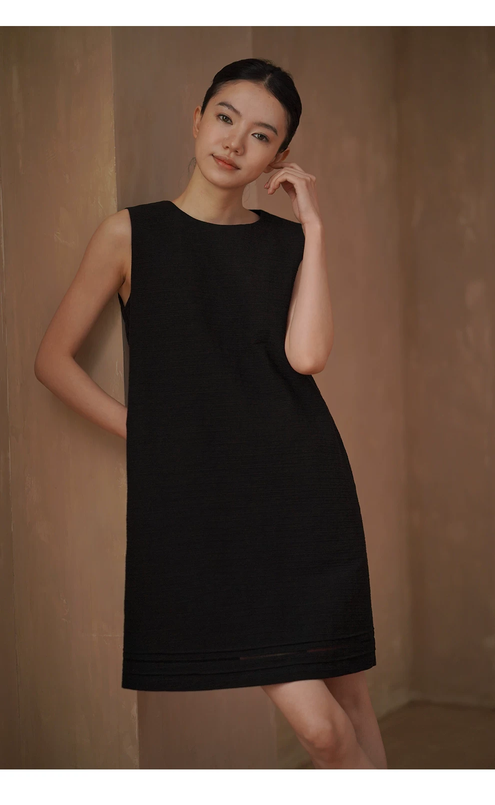 簡約萊賽爾棉寬鬆直筒圓領短洋裝下擺鏤空花邊裙子,簡約萊賽爾棉寬鬆直筒圓領短洋裝下擺鏤空花邊裙子,HBFS7047,簡約萊賽爾棉寬鬆直筒圓領短洋裝下擺鏤空花邊裙子,涼感不悶,清爽俐落