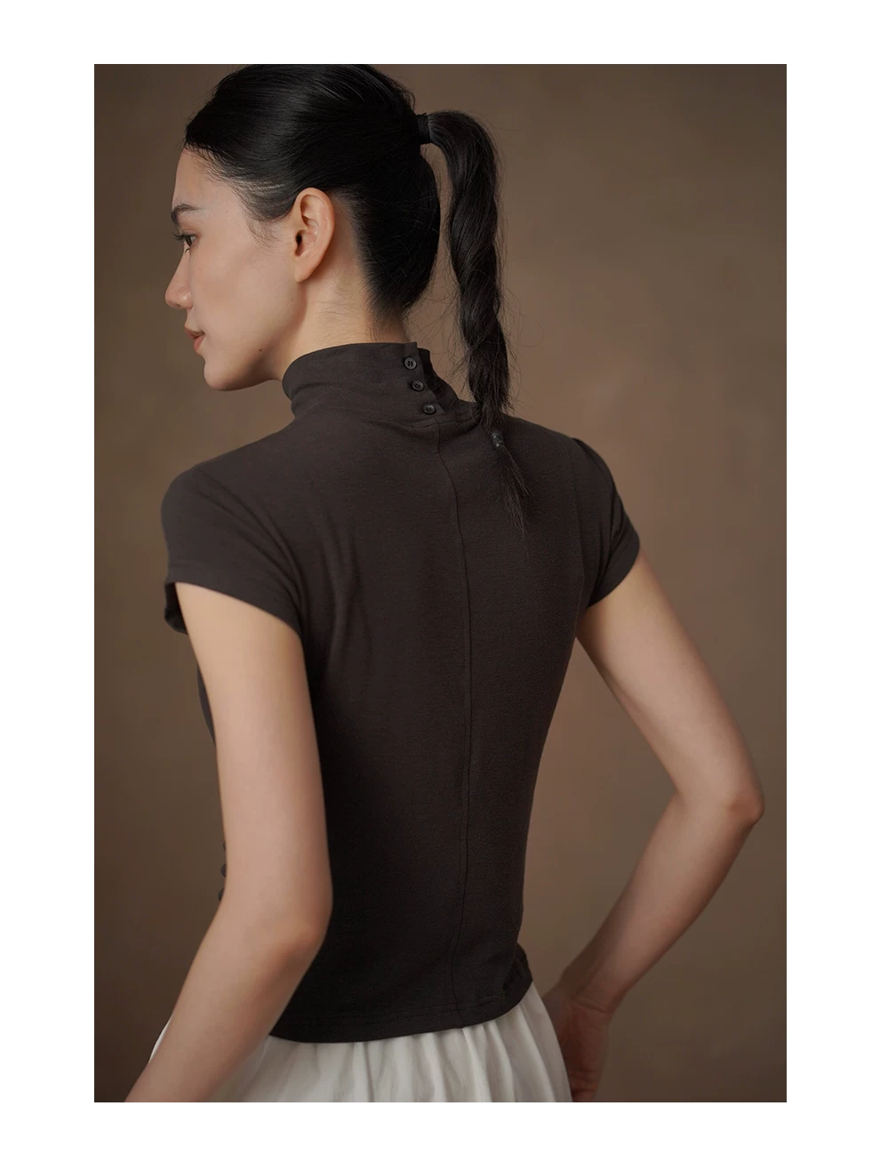 氣質加倍後領紐扣半高領合身顯瘦短袖彈性T恤通勤上衣女,氣質加倍後領紐扣半高領合身顯瘦短袖彈性T恤通勤上衣女,HBFS1110,氣質加倍後領紐扣半高領合身顯瘦短袖彈性T恤通勤上衣女,高領氣質,修身短袖