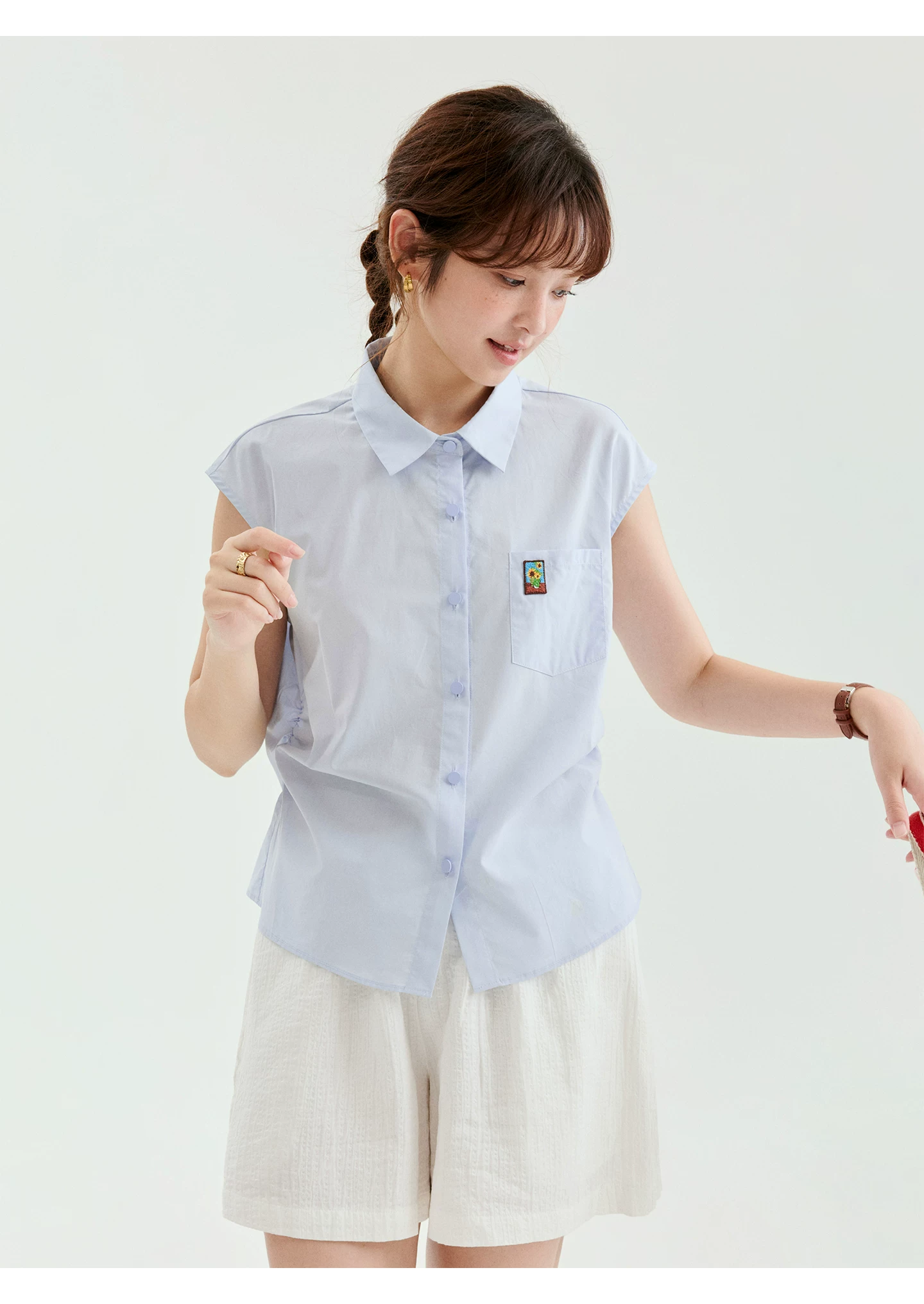 油畫小標收腰萊賽爾襯衫女夏季新款藍色翻領上衣,油畫小標收腰萊賽爾襯衫女夏季新款藍色翻領上衣,HBFS1332,油畫小標收腰萊賽爾襯衫女夏季新款藍色翻領上衣,刺繡細節,天絲混棉