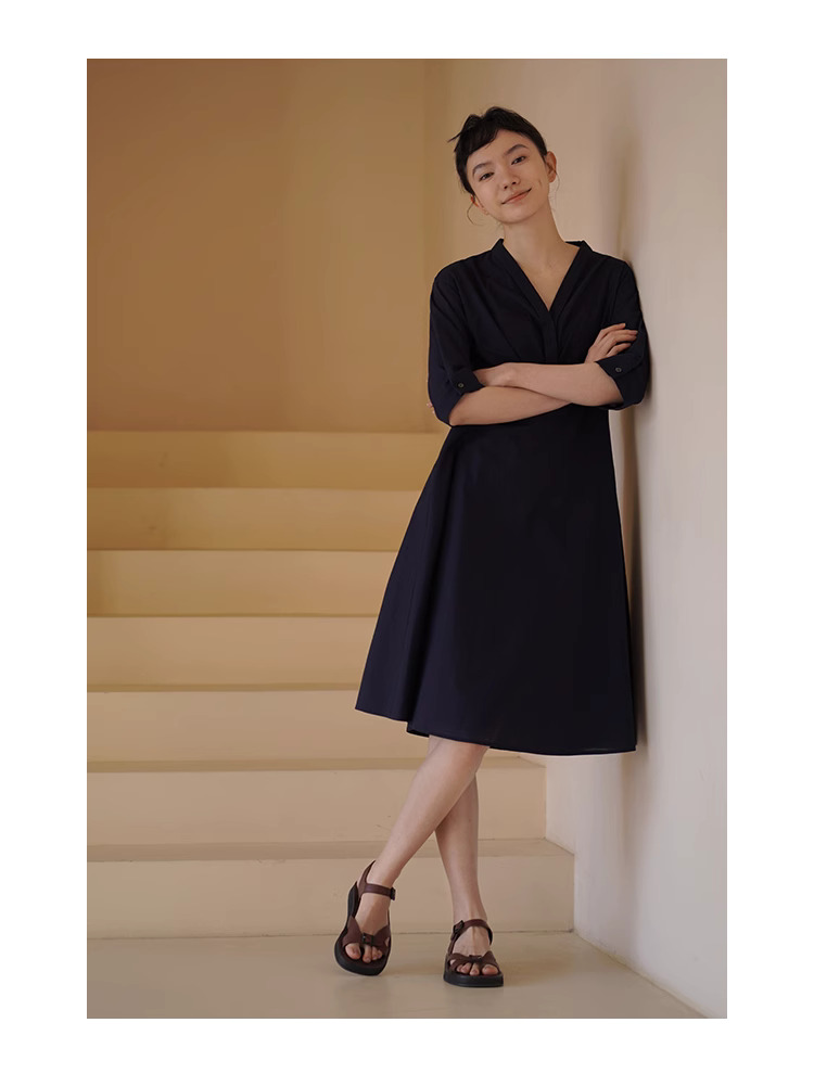 法式通勤優雅知識分子V領收褶門襟顯瘦氣質收腰連身裙女