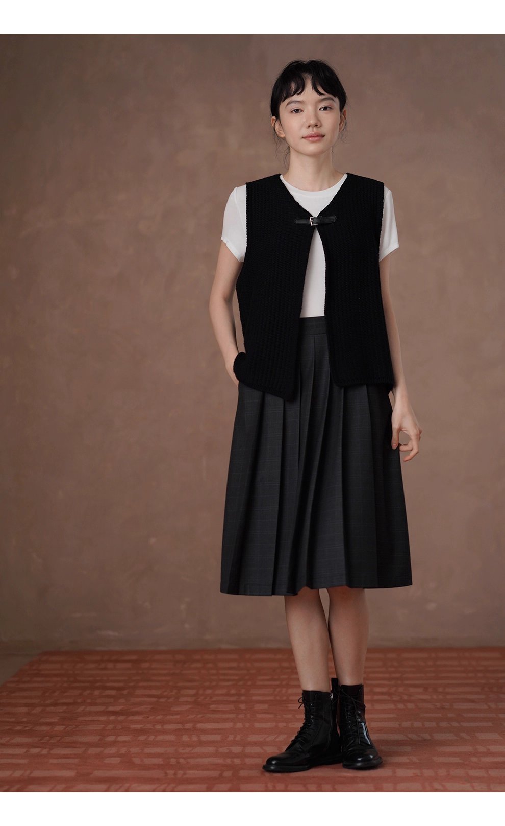 優雅疊穿粗針工藝羊毛棉混紡柔軟親膚顯瘦皮扣馬甲外套