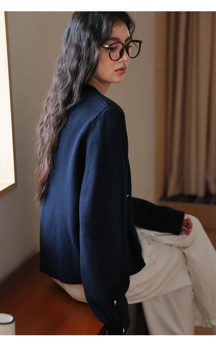 大尺碼小狗刺繡毛衣慵懶針織衫秋冬寬鬆上衣