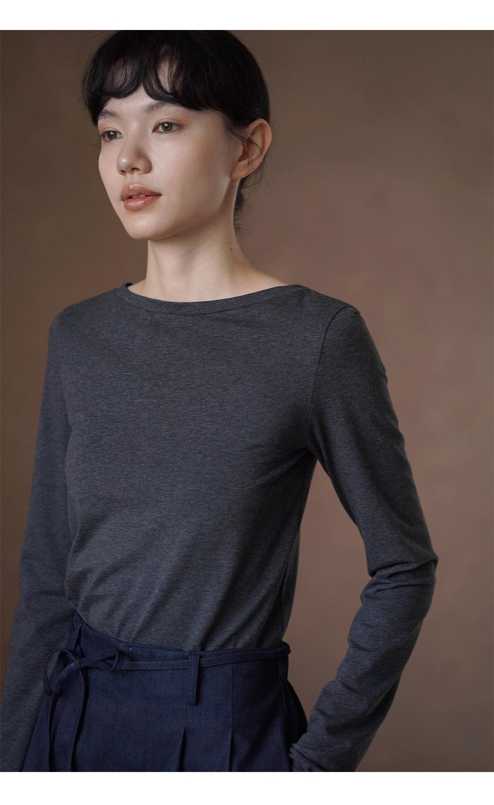 S級基本款內搭深花灰肌理彈性顯瘦合身一字領長袖上衣女