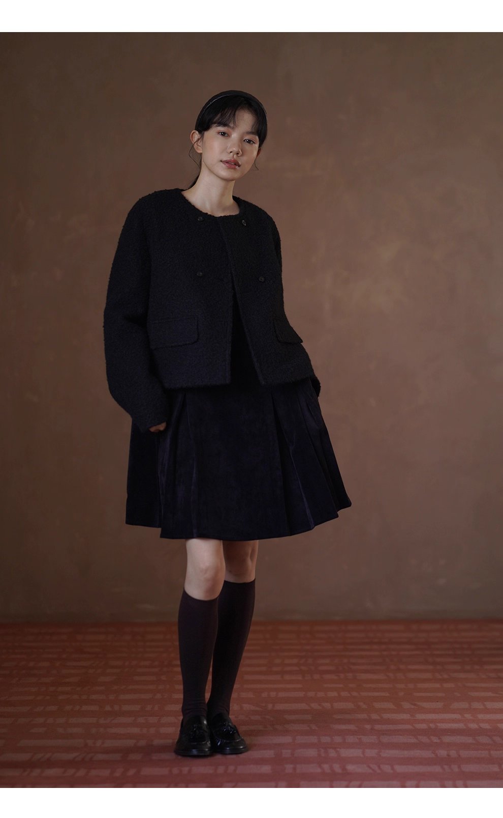 復古暖調絨面細密豎條燈芯絨寬鬆微A版型金扣顯瘦洋裝