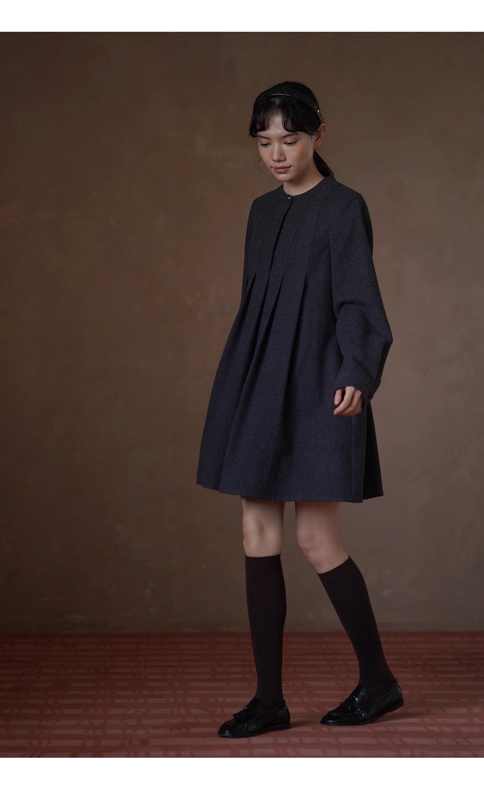 學院千金A字裙擺圓領半開門襟分割顯瘦短款加厚洋裝女