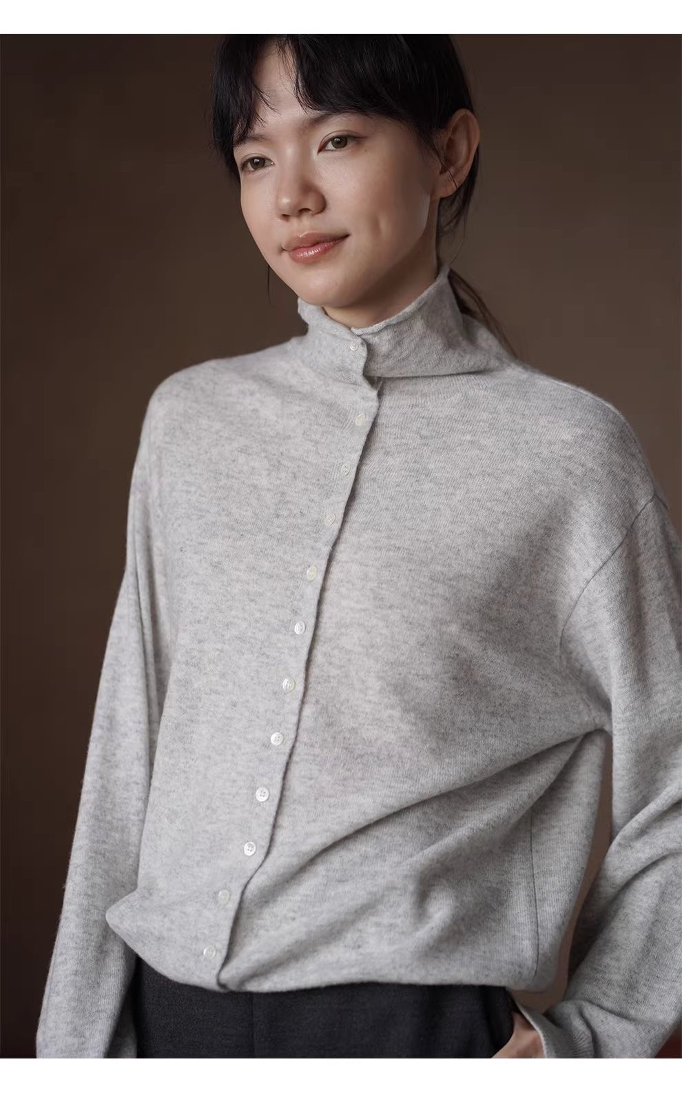 清冷柔霧敲細60s羊毛混紡立領紐扣設計開門襟通勤毛衣女,清冷柔霧敲細60s羊毛混紡立領紐扣設計開門襟通勤毛衣女,HBEW1136,清冷柔霧敲細60s羊毛混紡立領紐扣設計開門襟通勤毛衣女,排扣立領,羊毛100%