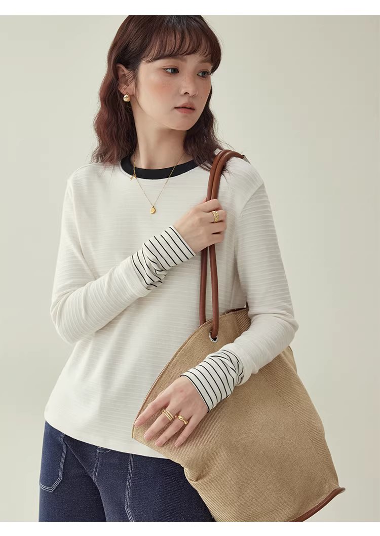 撞色拼接肌理長袖t卹女冬新款簡約圓領內搭上衣,撞色拼接肌理長袖t卹女冬新款簡約圓領內搭上衣,HBEW1160,撞色拼接肌理長袖t卹女冬新款簡約圓領內搭上衣,撞色領口,舒適面料