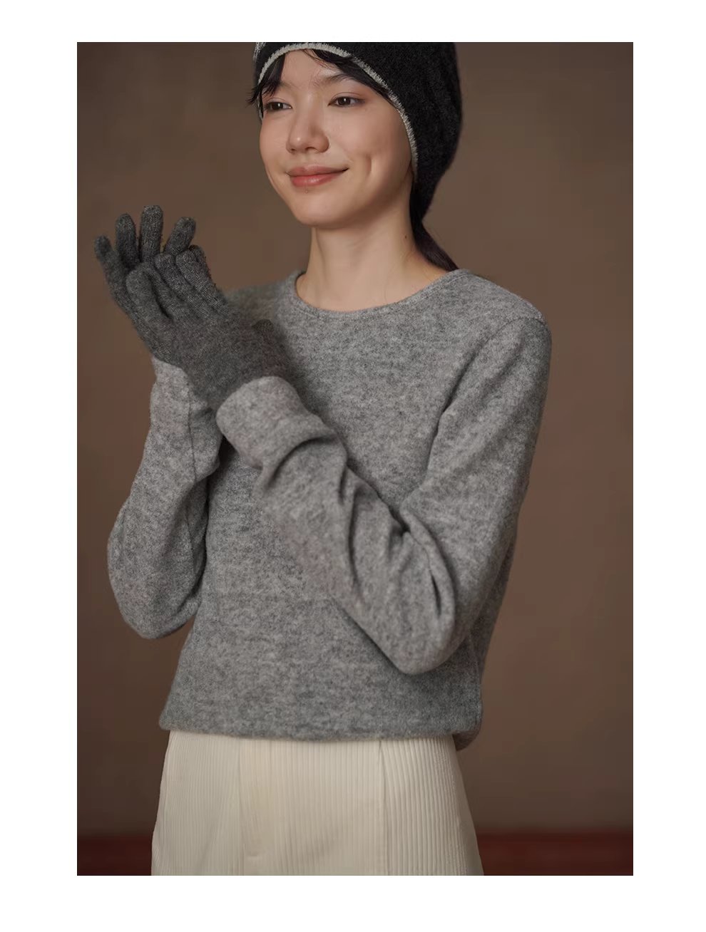 磨毛親膚細膩綿羊毛混紡針織布圓領內搭正肩百搭上衣,磨毛親膚細膩綿羊毛混紡針織布圓領內搭正肩百搭上衣,HBEW1169,磨毛親膚細膩綿羊毛混紡針織布圓領內搭正肩百搭上衣,正肩版型,羊毛混紡