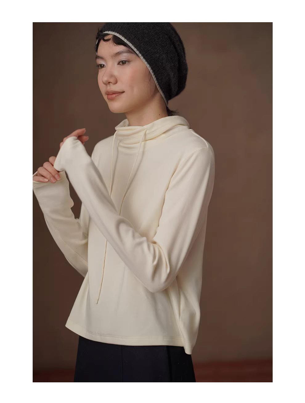 冬日衣櫥高舒基礎疊穿內搭高彈合身堆堆領顯瘦保暖上衣,冬日衣櫥高舒基礎疊穿內搭高彈合身堆堆領顯瘦保暖上衣,HBEW1173,冬日衣櫥高舒基礎疊穿內搭高彈合身堆堆領顯瘦保暖上衣,連帽抽繩,親膚柔軟