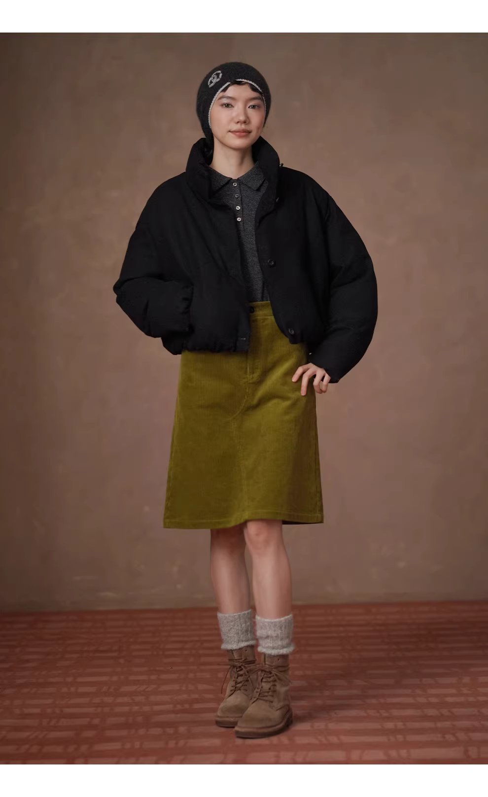 50羊毛混紡柔軟質感挺括立領防風保暖棉服短顯瘦外套,50羊毛混紡柔軟質感挺括立領防風保暖棉服短顯瘦外套,HBEW5120,50羊毛混紡柔軟質感挺括立領防風保暖棉服短顯瘦外套,俐落剪裁,羊毛混紡