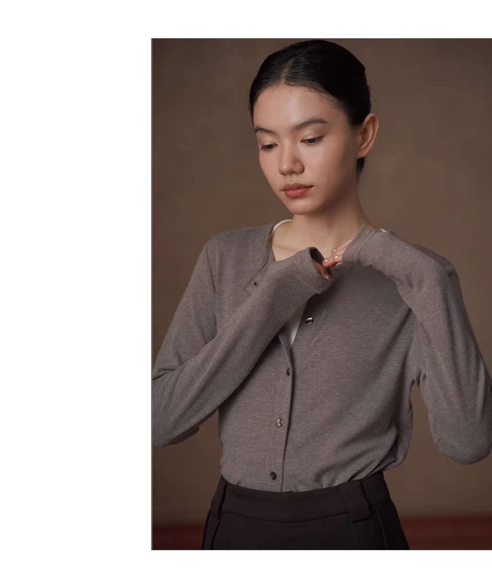 全能內搭合身彈性圓領開門襟顯瘦修身通勤長袖親膚上衣,全能內搭合身彈性圓領開門襟顯瘦修身通勤長袖親膚上衣,HBFS1012,全能內搭合身彈性圓領開門襟顯瘦修身通勤長袖親膚上衣,圓領排扣,長度適中