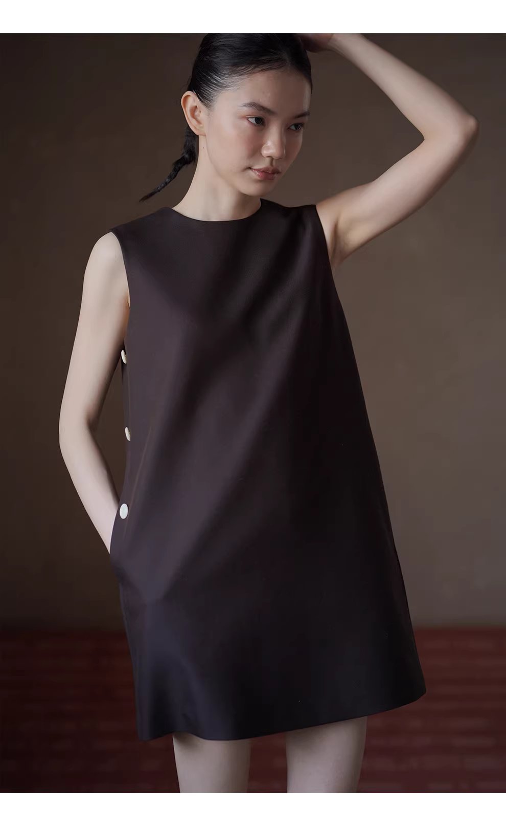 濃鬱撞色側縫琴扣設計短版疊穿圓領小個子背心洋裝,濃鬱撞色側縫琴扣設計短版疊穿圓領小個子背心洋裝,HBFS7010,濃鬱撞色側縫琴扣設計短版疊穿圓領小個子背心洋裝,舒適抗皺,適各身形