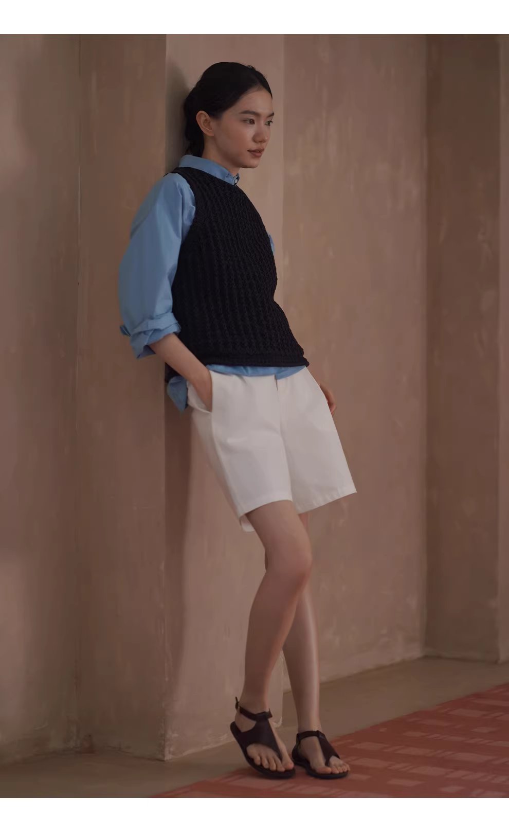 哥德肌理重工垂直絞花針織工藝半高領顯瘦無袖針織背心,哥德肌理重工垂直絞花針織工藝半高領顯瘦無袖針織背心,HBFS1045,哥德肌理重工垂直絞花針織工藝半高領顯瘦無袖針織背心,版型舒適,立體紋理