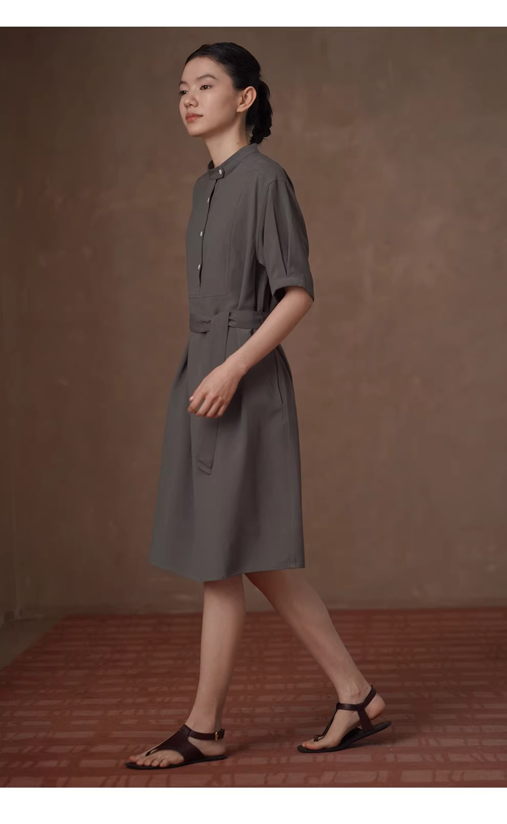 清冷烏木洋裝竹節肌理亞麻混紡半高領分割顯瘦裙子女,清冷烏木洋裝竹節肌理亞麻混紡半高領分割顯瘦裙子女,HBFS7020,清冷烏木洋裝竹節肌理亞麻混紡半高領分割顯瘦裙子女,半高領,亞麻混紡